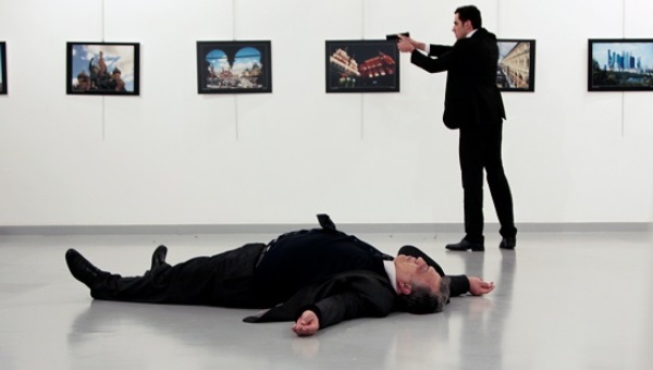 russianambassadortoturkeyshotdeadinartgallery